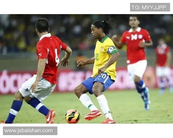 足球史上10位最伟大球员的巅峰表现与影响力深度解析